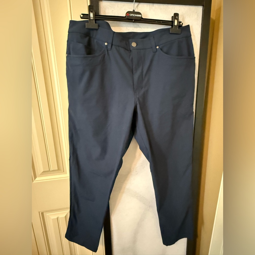 Lululemon Athletica men’s Navy Blue Pants